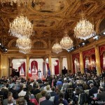 Олланд продолжает обещать | Hollande continue à faire des promesses 